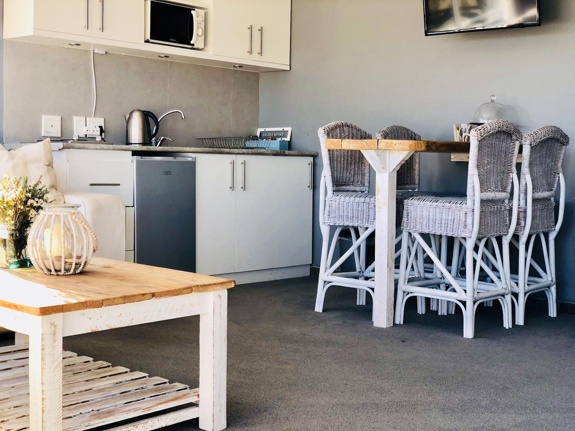 5 Options Guest House Блубергстранд Екстериор снимка