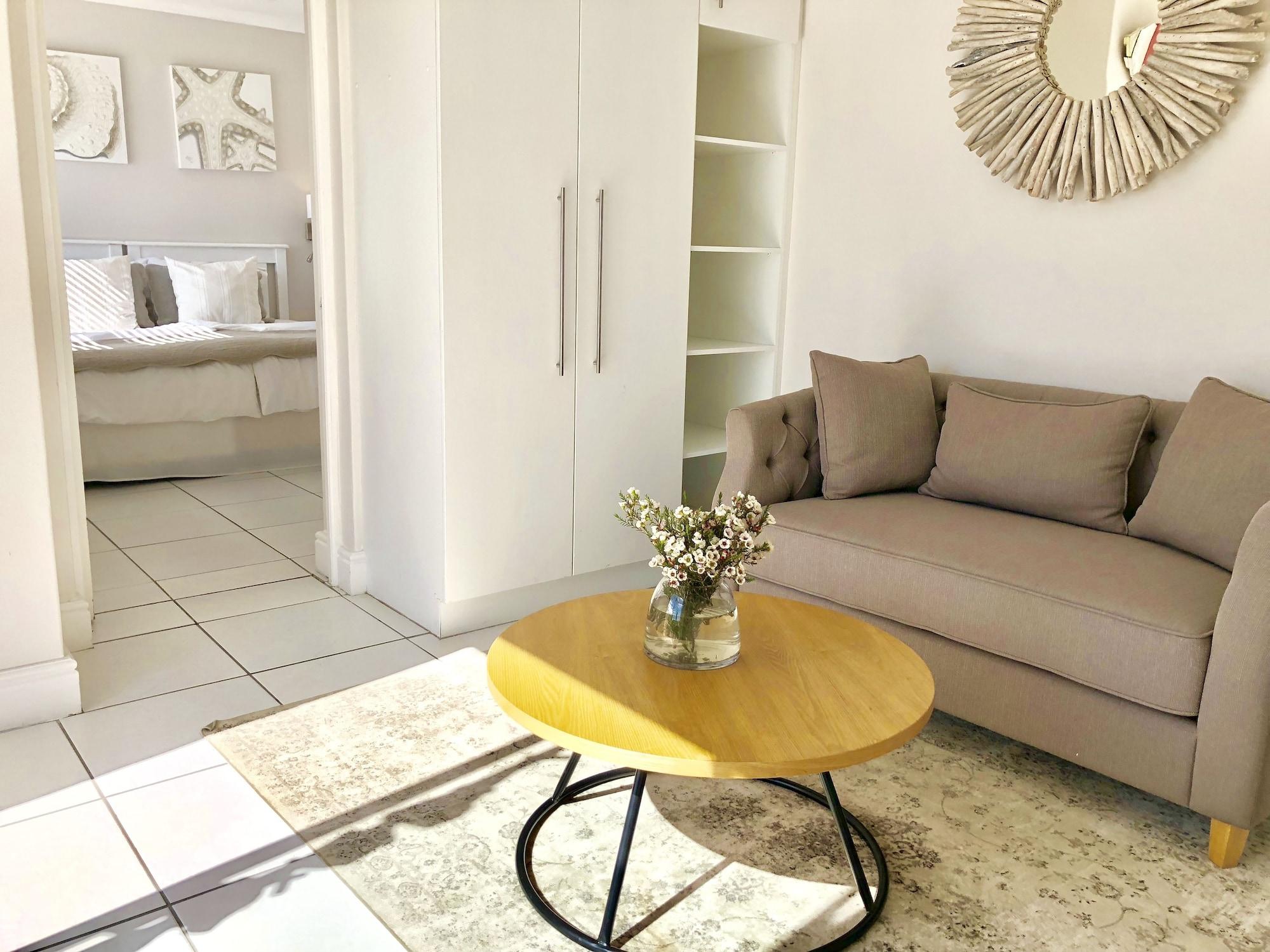 5 Options Guest House Блубергстранд Екстериор снимка