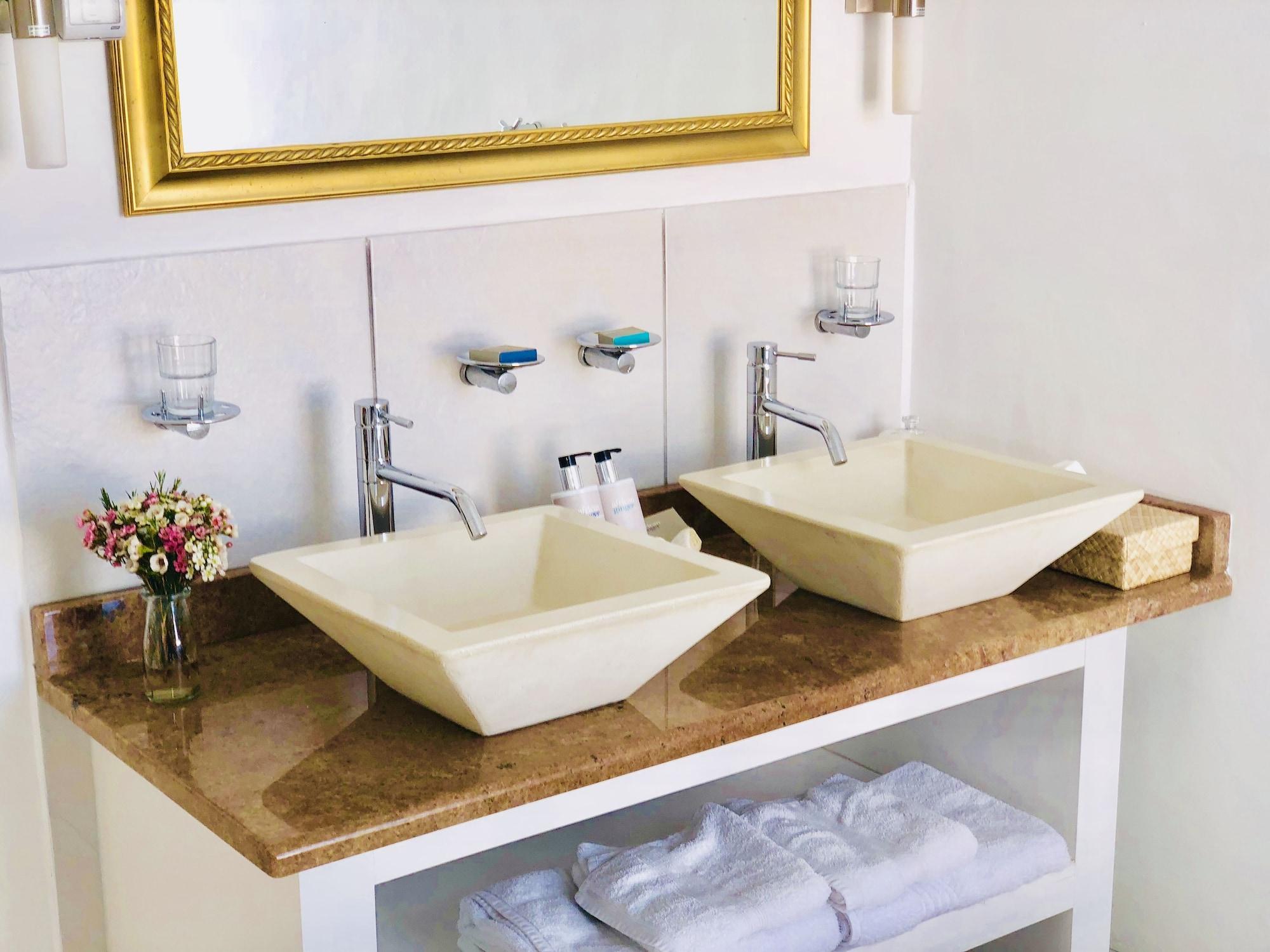 5 Options Guest House Блубергстранд Екстериор снимка
