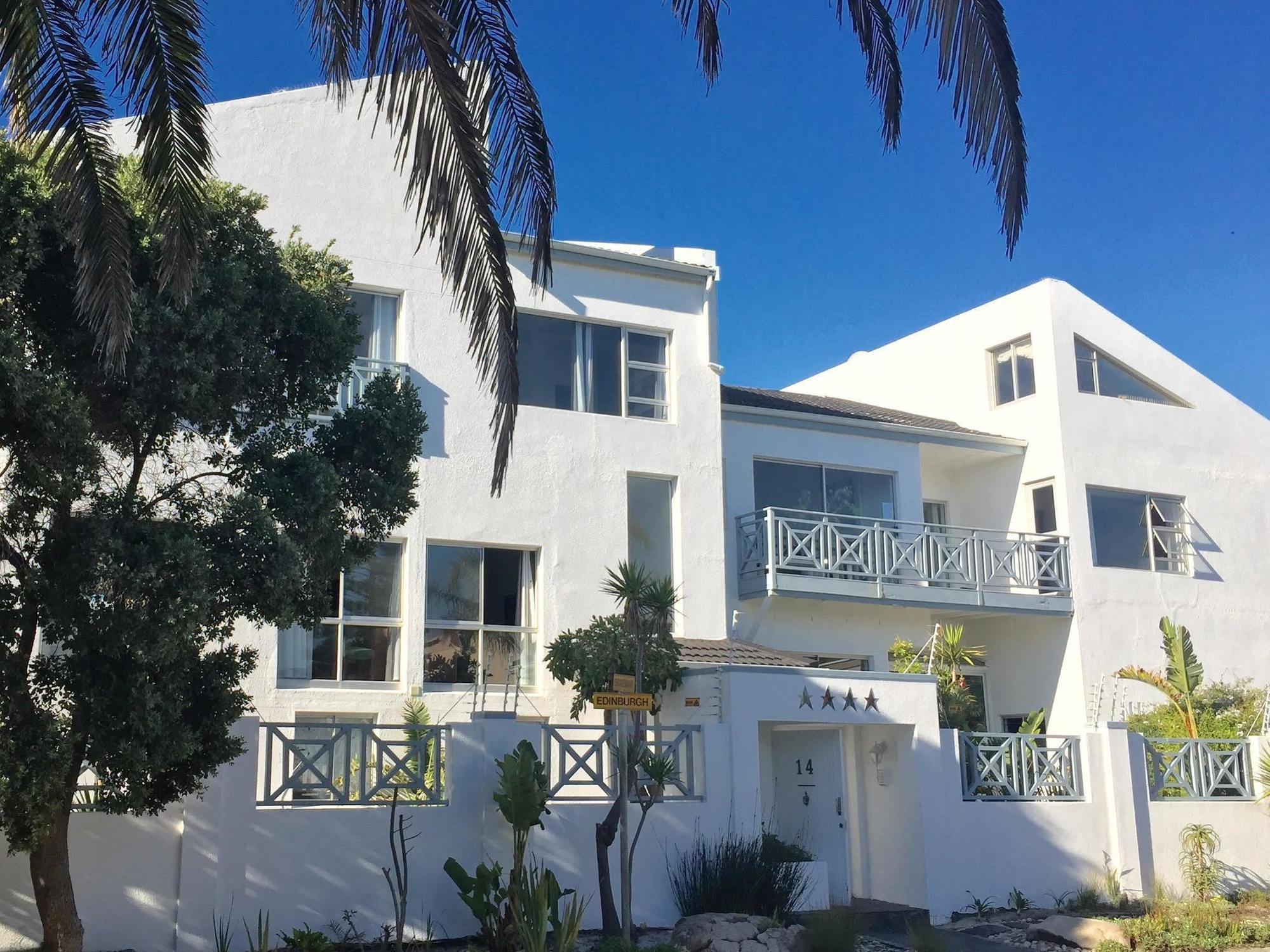 5 Options Guest House Блубергстранд Екстериор снимка