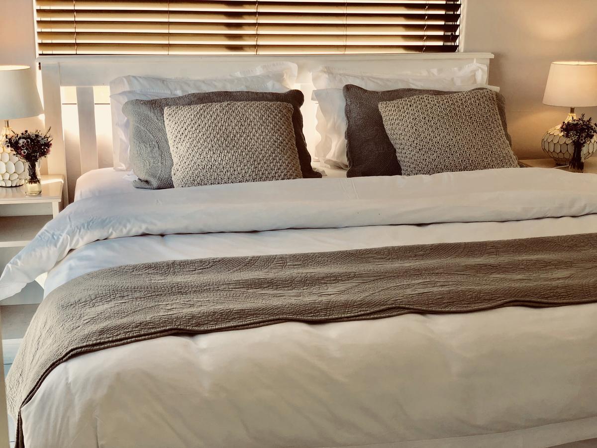 5 Options Guest House Блубергстранд Екстериор снимка